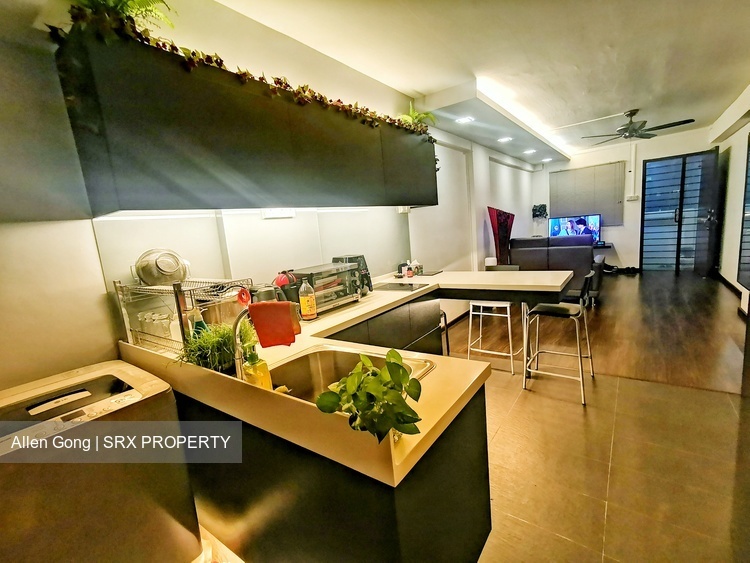 Hougang Avenue 8 thumbnail photo